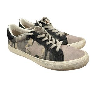 Camo Vintage Havanas Size 9